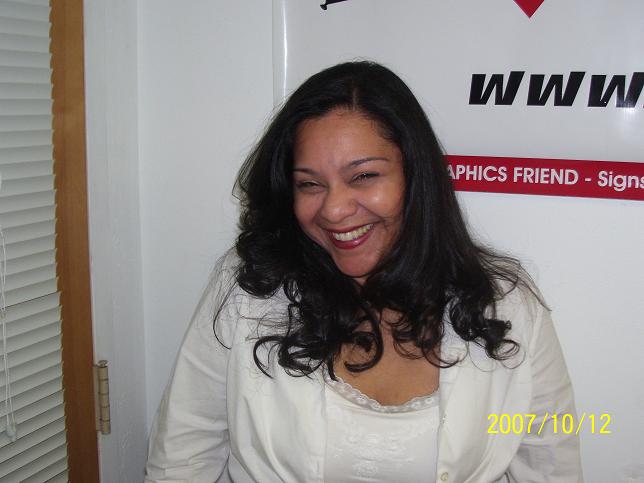 2007-10-12 Bernice Chevere Photo Shoot at the Radio Exito Studios in Homestead, Florida